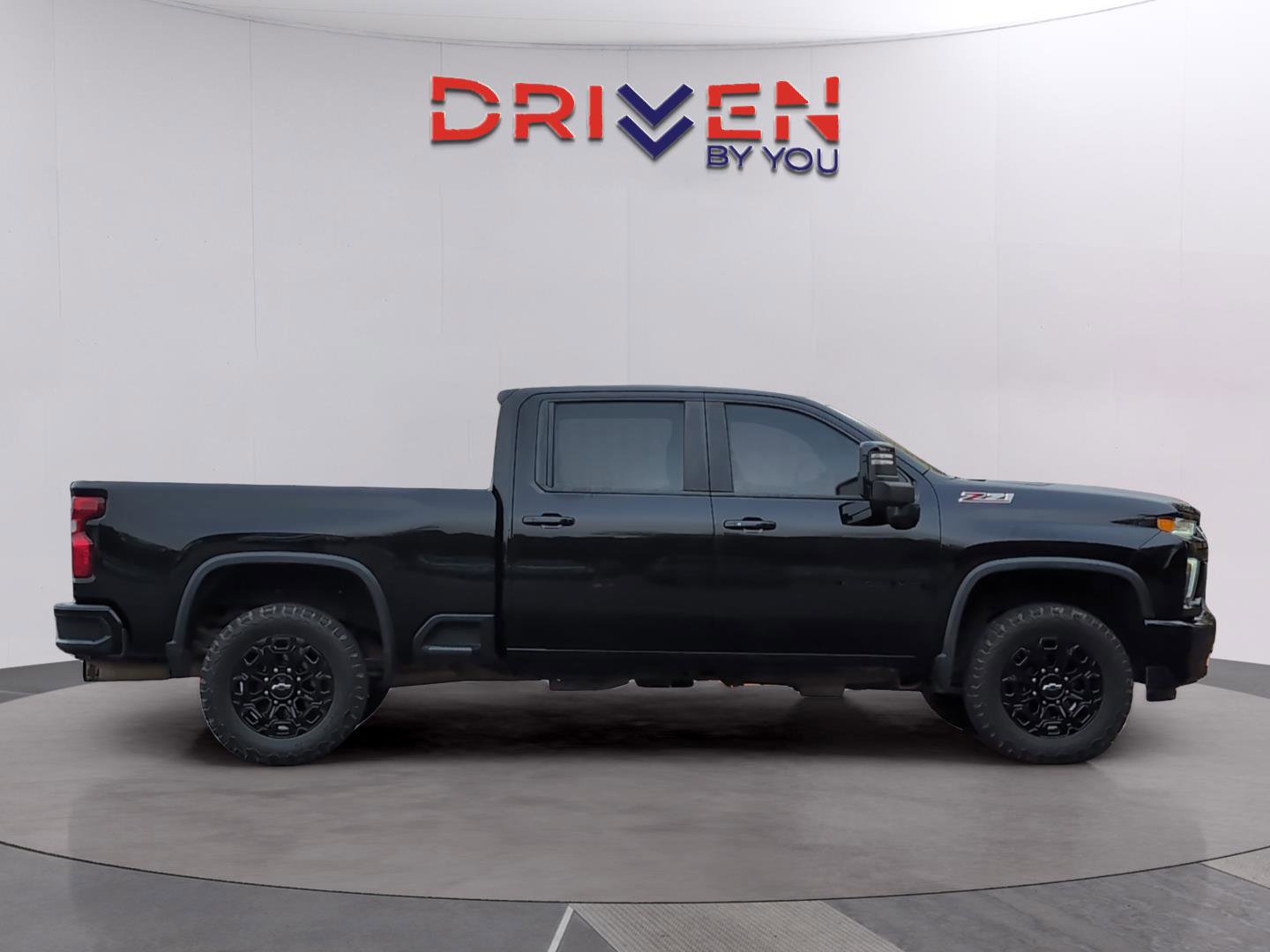 Used 2021 Chevrolet Silverado 2500 LT w/ Midnight Edition image 6