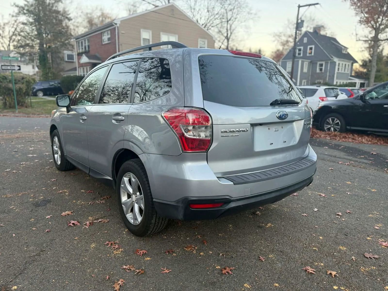 Used 2015 Subaru Forester 2.5i Premium w/ All-Weather Package image 4