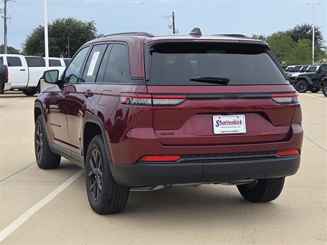 Used 2024 Jeep Grand Cherokee Altitude image 6