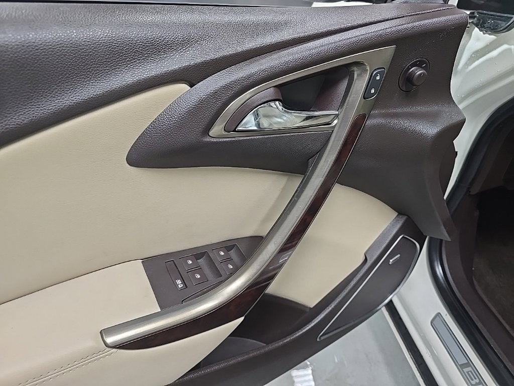 Used 2014 Buick Verano Leather FWD image 13