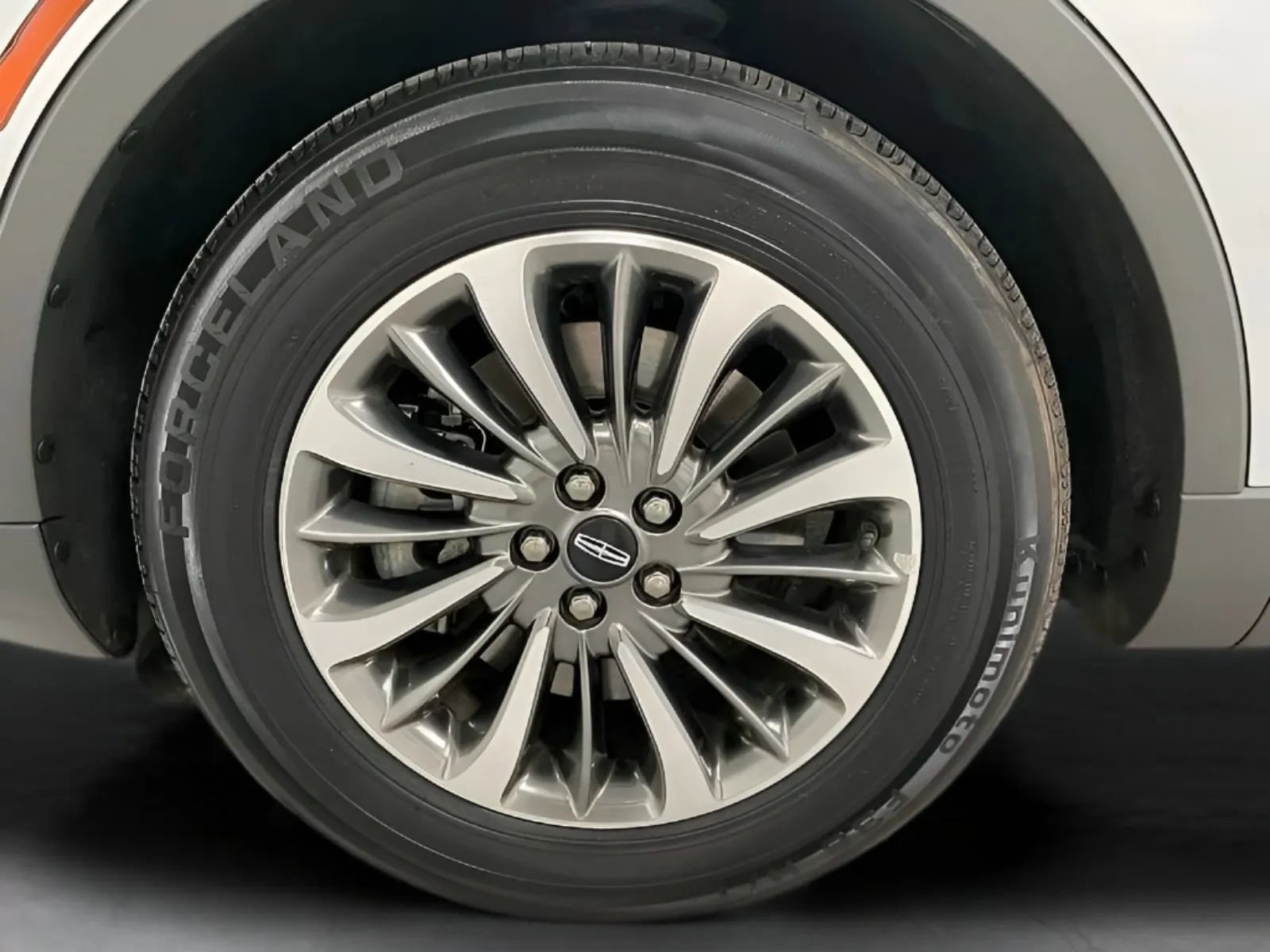 Used 2020 Lincoln Nautilus Reserve FWD image 25