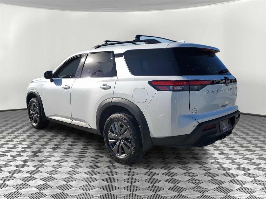 New 2025 Nissan Pathfinder SV image 2