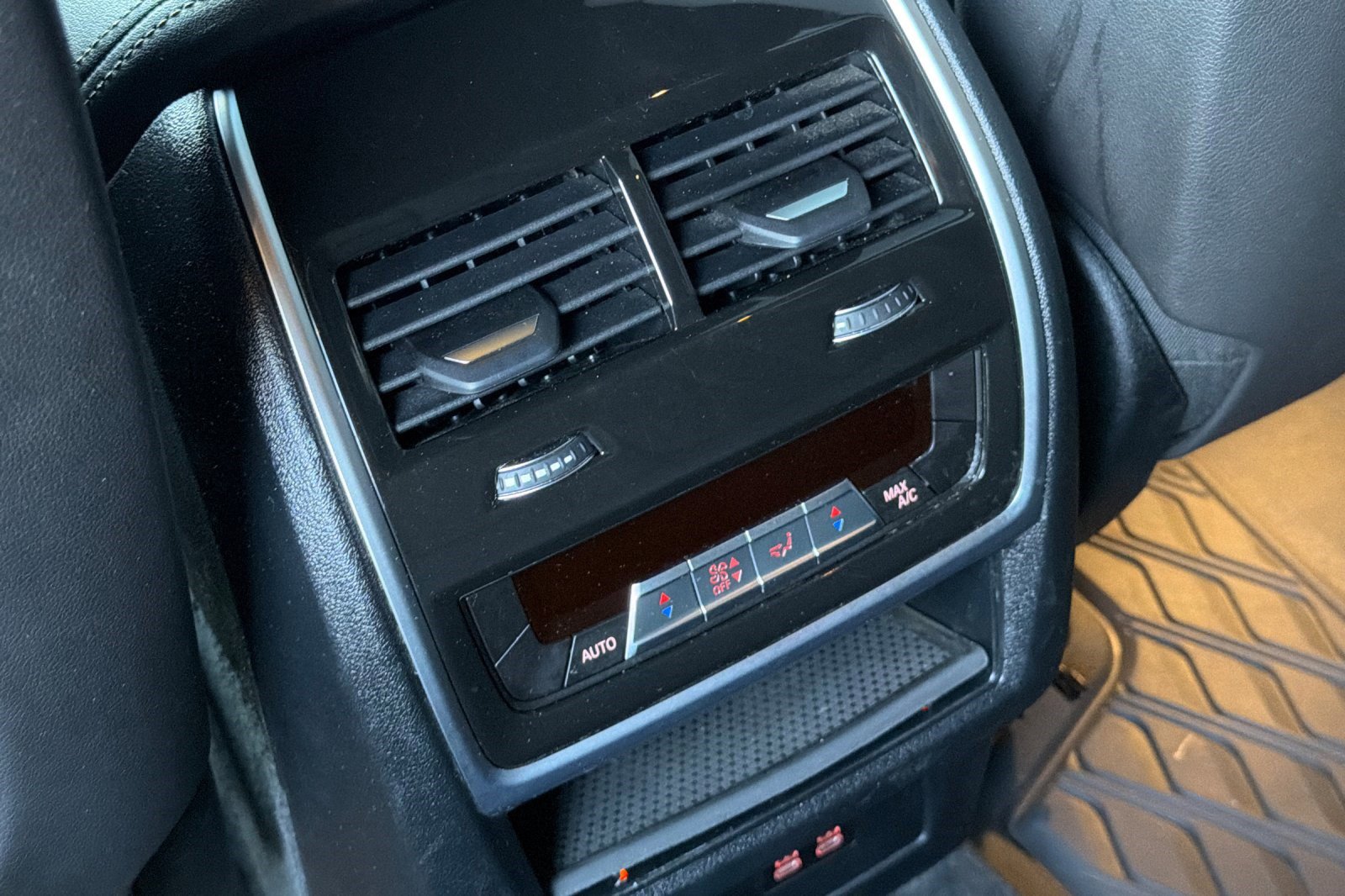 Certified 2024 BMW X5 xDrive40i w/ M Sport Package image 16