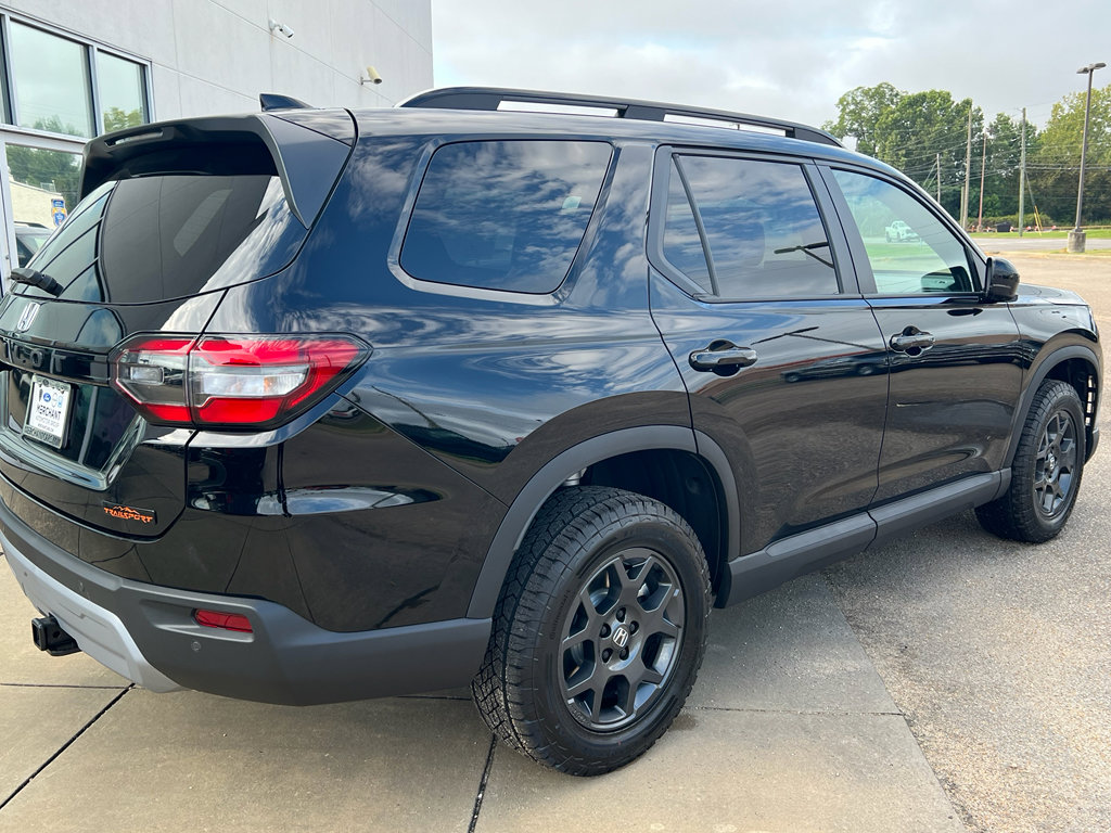 New 2025 Honda Pilot TrailSport image 8