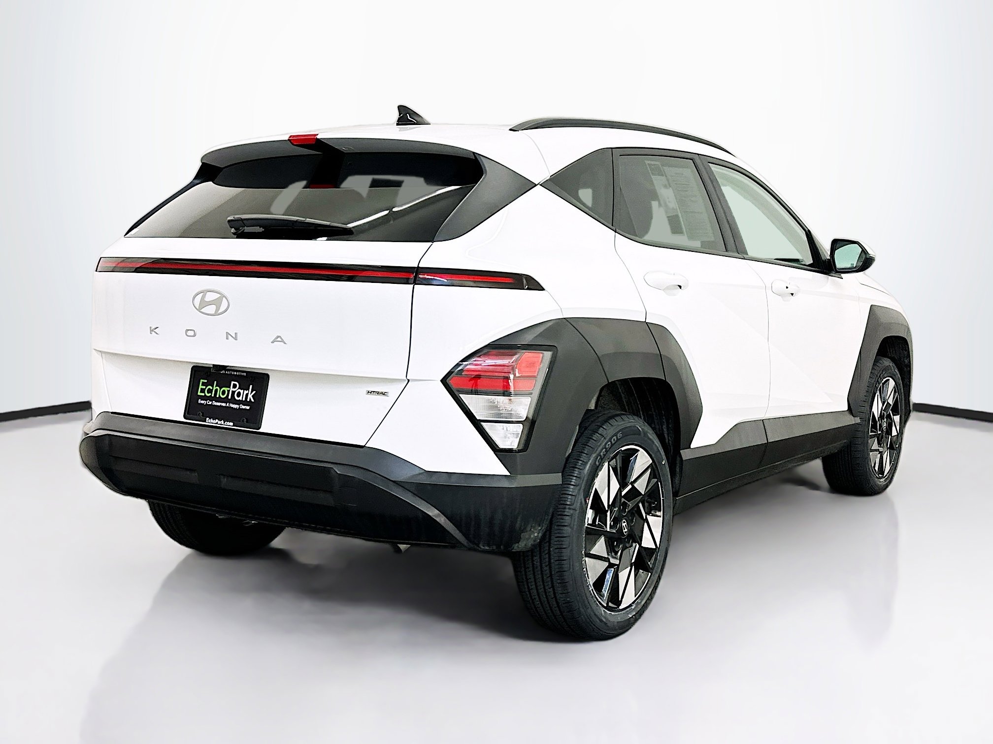 Used 2025 Hyundai Kona SEL image 9