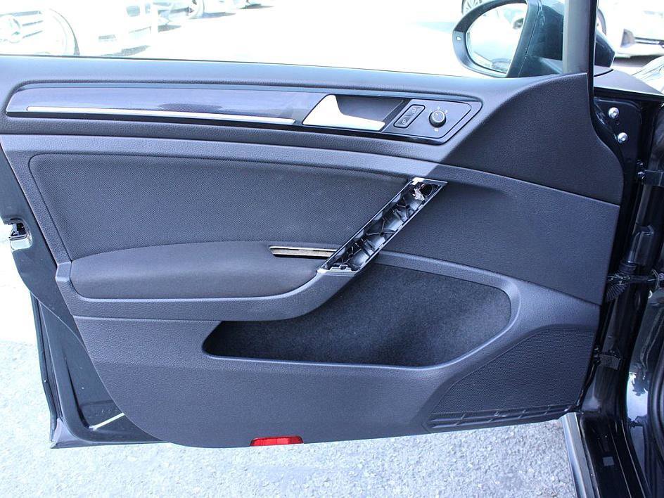 Used 2017 Volkswagen GTI Sport image 8