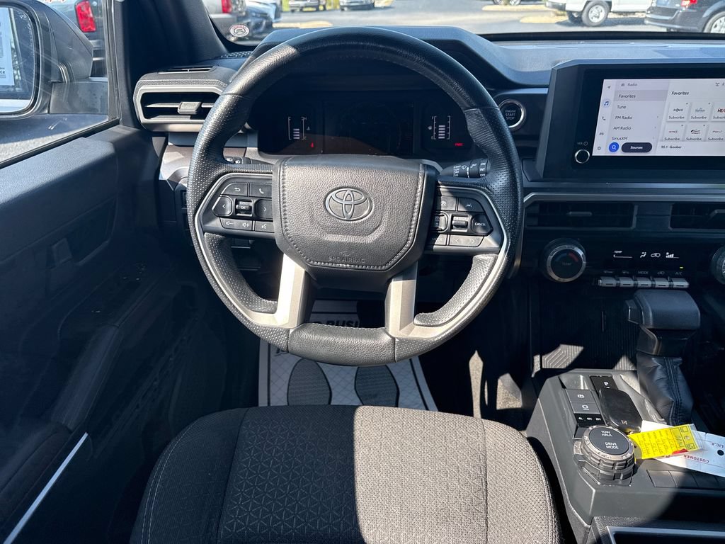 Used 2025 Toyota 4Runner SR5 AWD/4WD image 16
