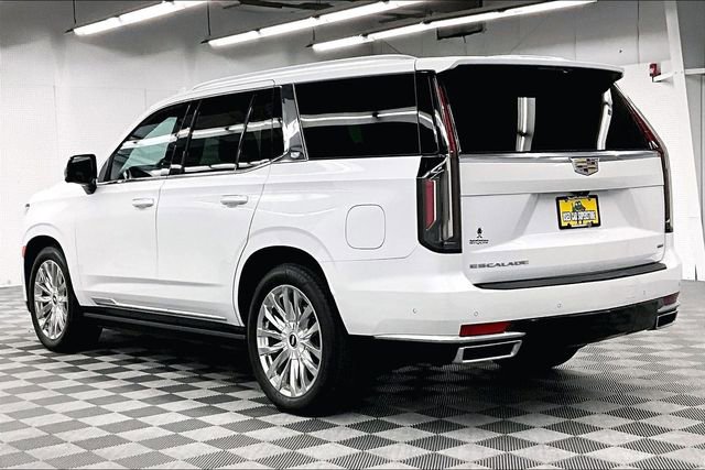 Used 2023 Cadillac Escalade Premium Luxury w/ Performance Package AWD/4WD image 3