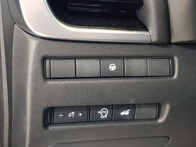 Used 2025 Nissan Rogue SL image 19