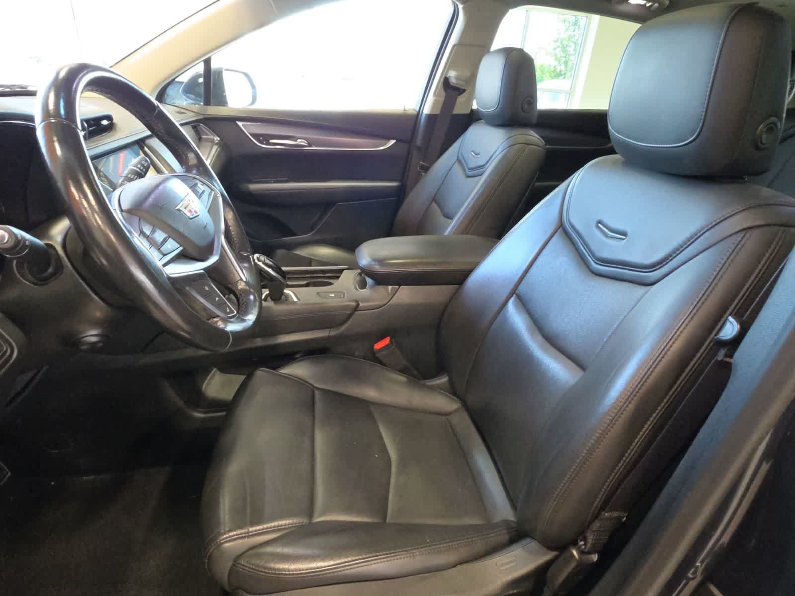 Used 2019 Cadillac XT5 Luxury FWD image 16