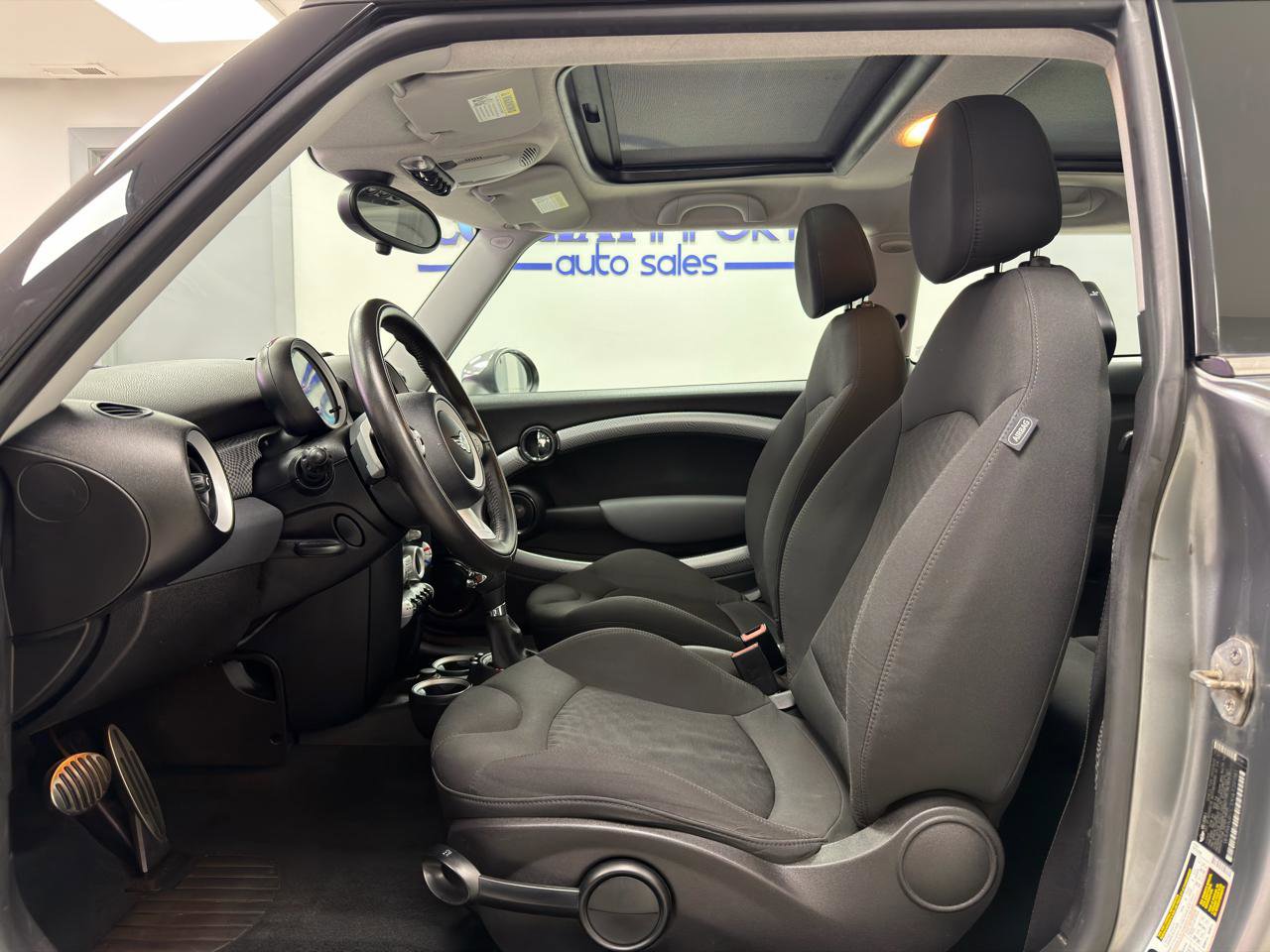 Used 2010 MINI Cooper S image 9