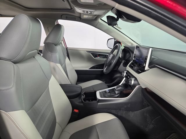 Used 2022 Toyota RAV4 Limited AWD/4WD image 16