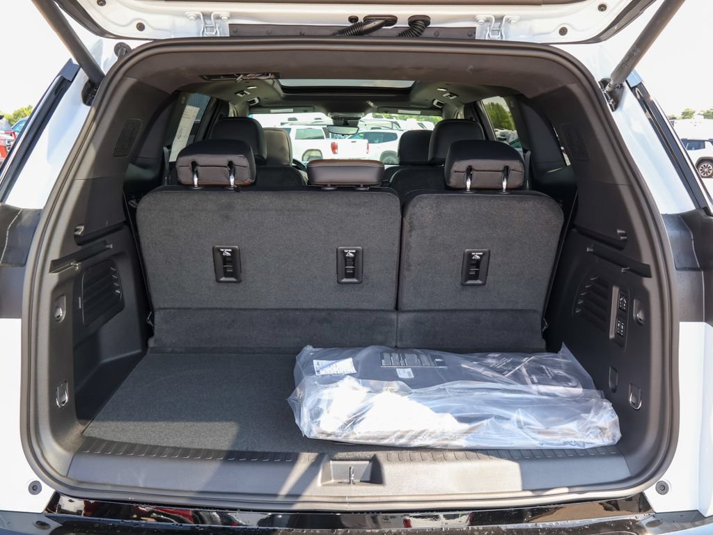 New 2027 GMC Acadia Denali Ultimate w/ LPO, Floor Liner Package AWD/4WD image 5
