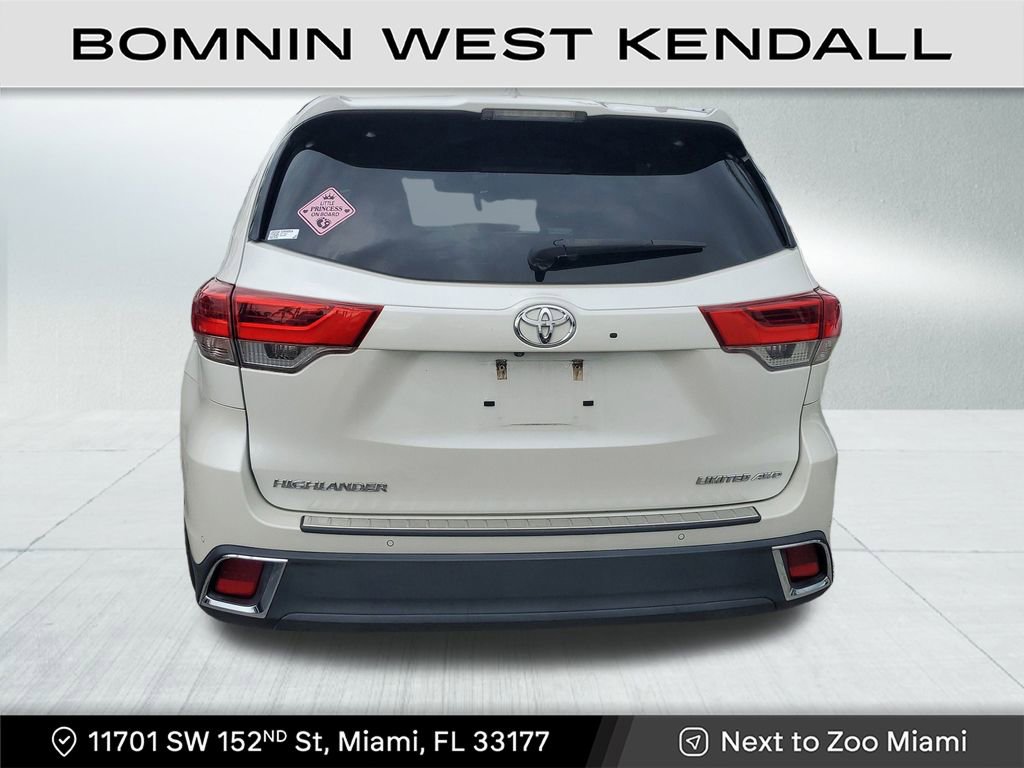 Used 2017 Toyota Highlander Limited image 6