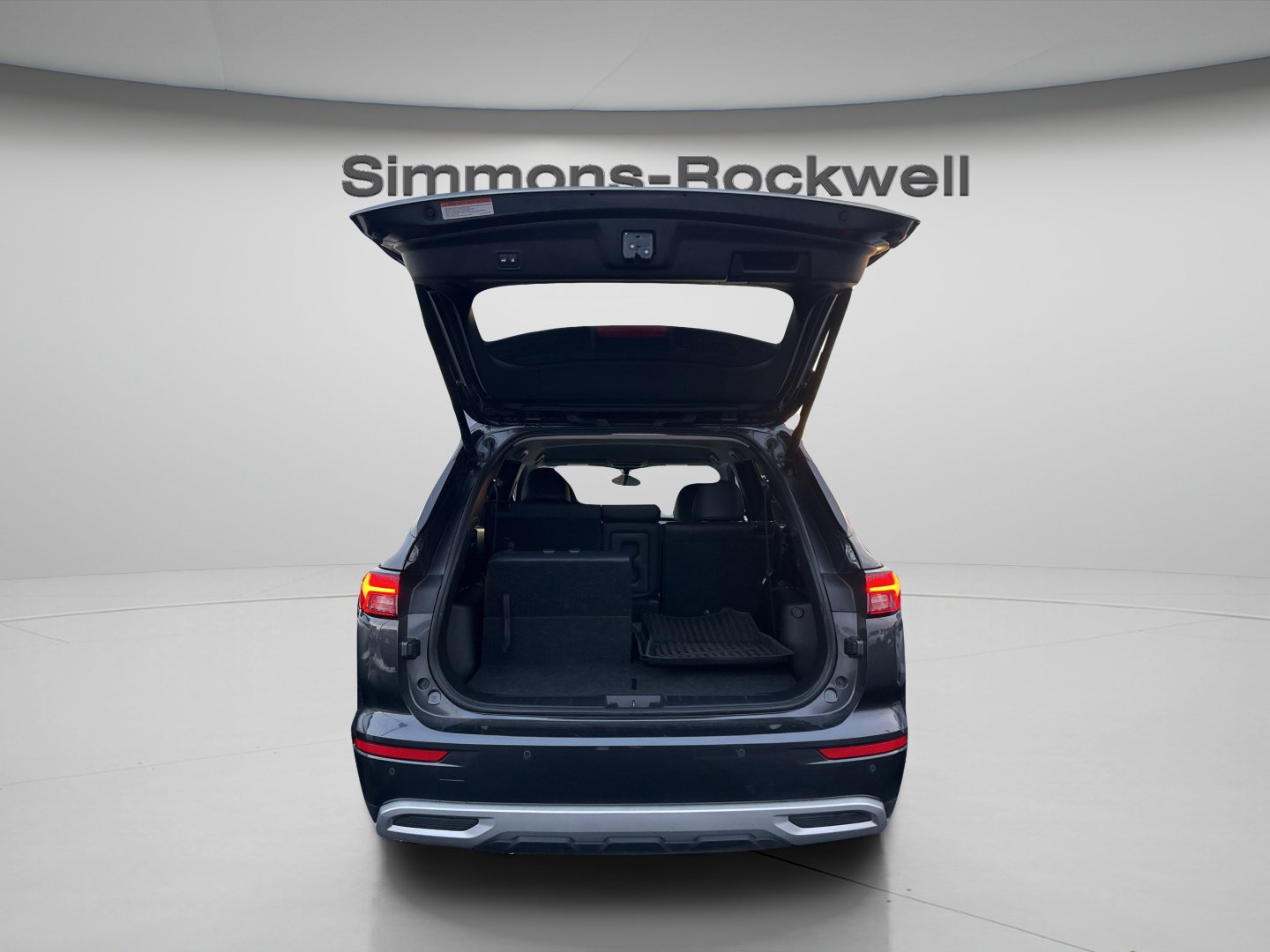 Used 2024 Mitsubishi Outlander SE image 12