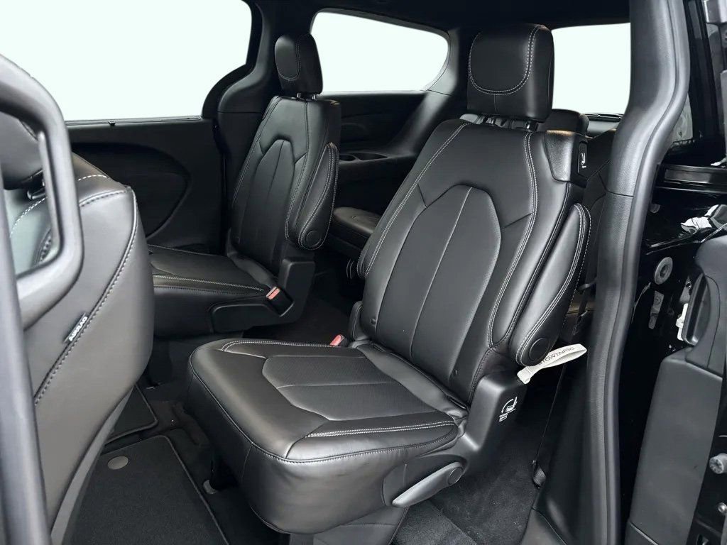 New 2026 Chrysler Pacifica Select w/ S Appearance Package AWD/4WD image 25