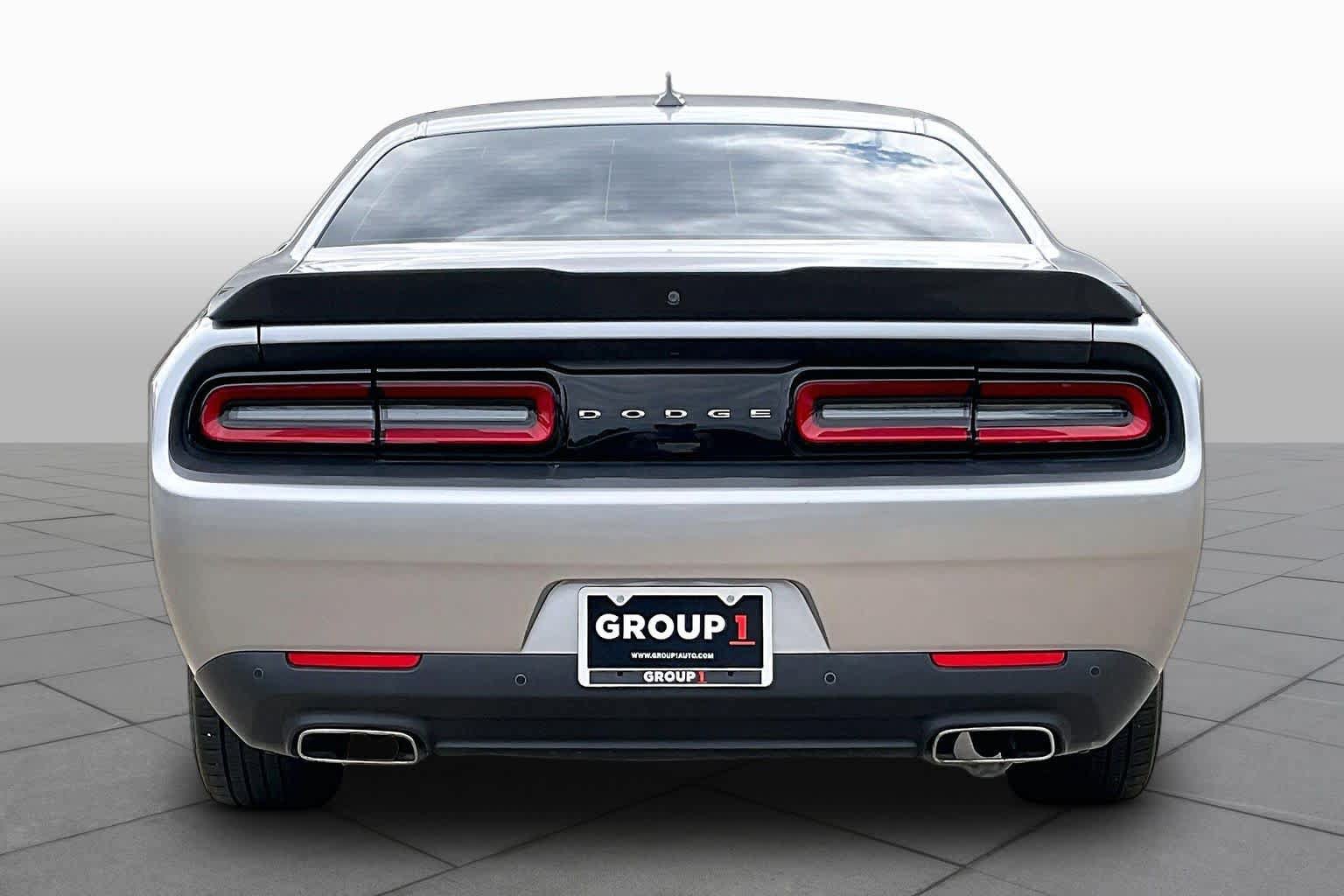 Used 2016 Dodge Challenger SXT Plus RWD image 5