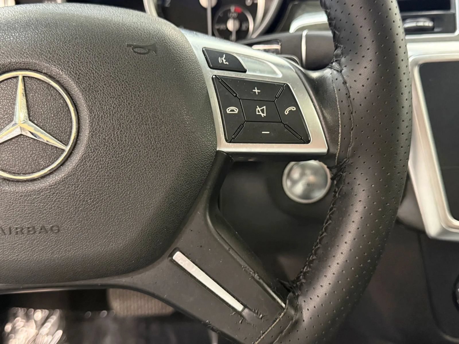 Used 2016 Mercedes-Benz GL 320 BlueTEC 4MATIC w/ Premium I Package image 32