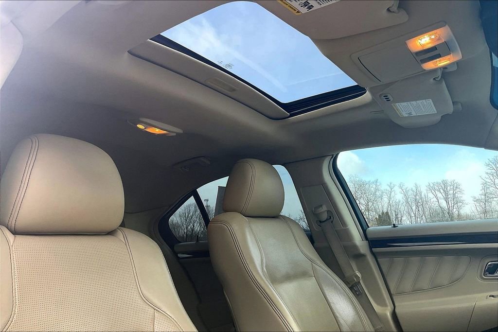 Used 2017 Ford Taurus Limited image 21