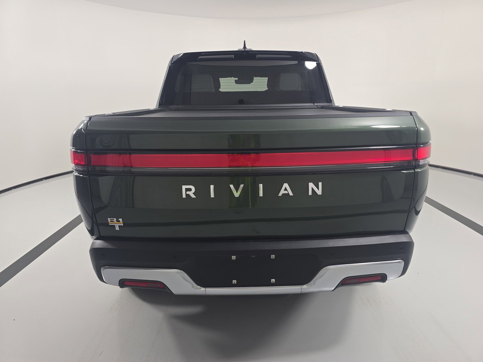 Used 2022 Rivian R1T Adventure AWD/4WD image 4