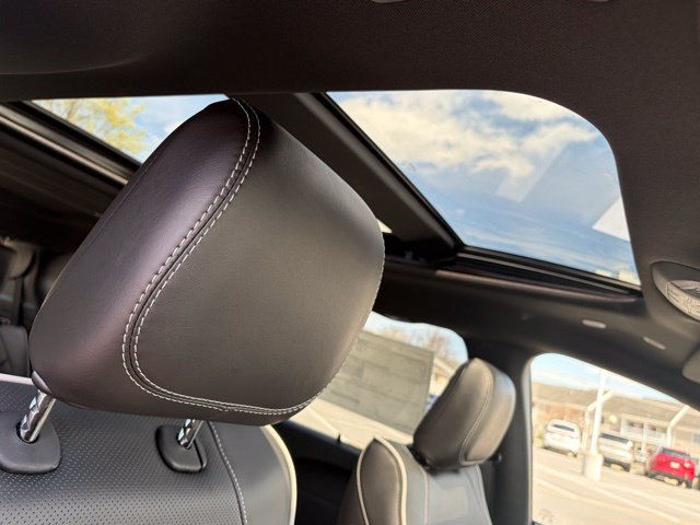 New 2026 Chrysler Pacifica Limited FWD image 30