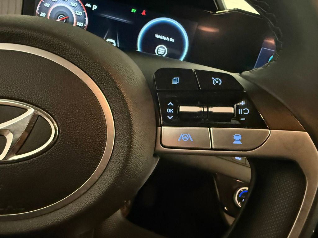 Certified 2023 Hyundai Elantra Limited w/ Cargo Package FWD image 32