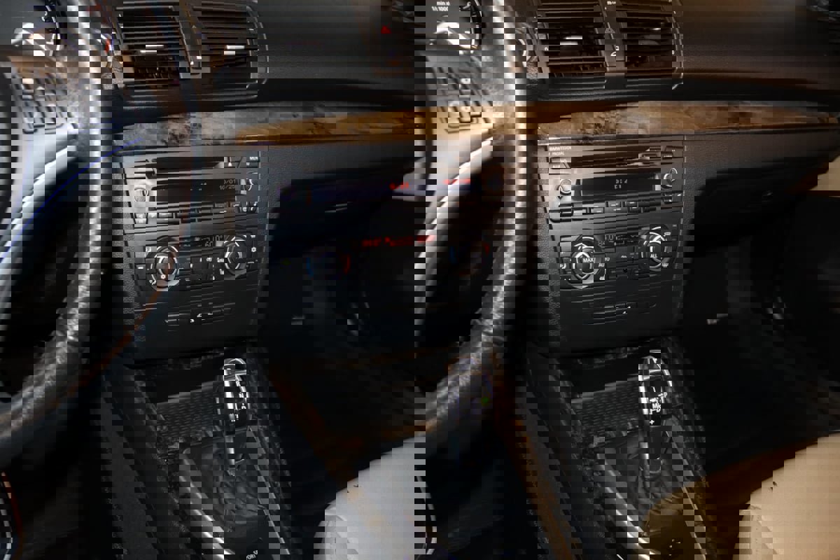 Used 2012 BMW 135i Convertible image 46