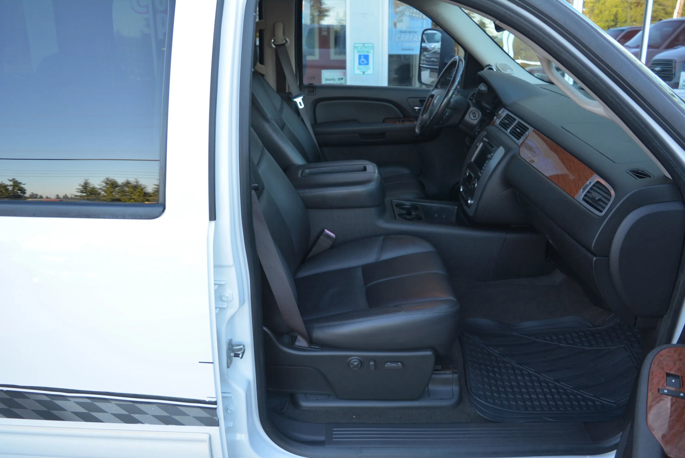 Used 2008 GMC Sierra 3500 SLT image 17