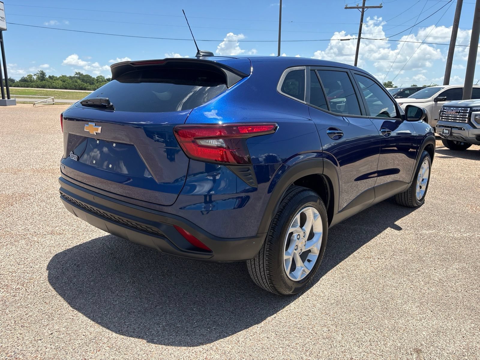 Used 2024 Chevrolet Trax LS w/ LS Convenience Package FWD image 6