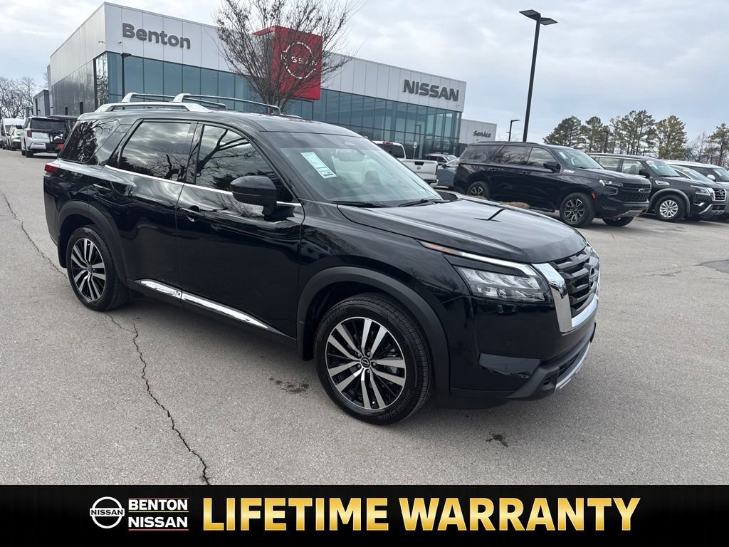 Certified 2025 Nissan Pathfinder Platinum image 11