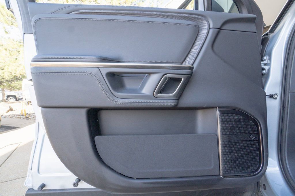 Used 2024 Rivian R1S Adventure image 7