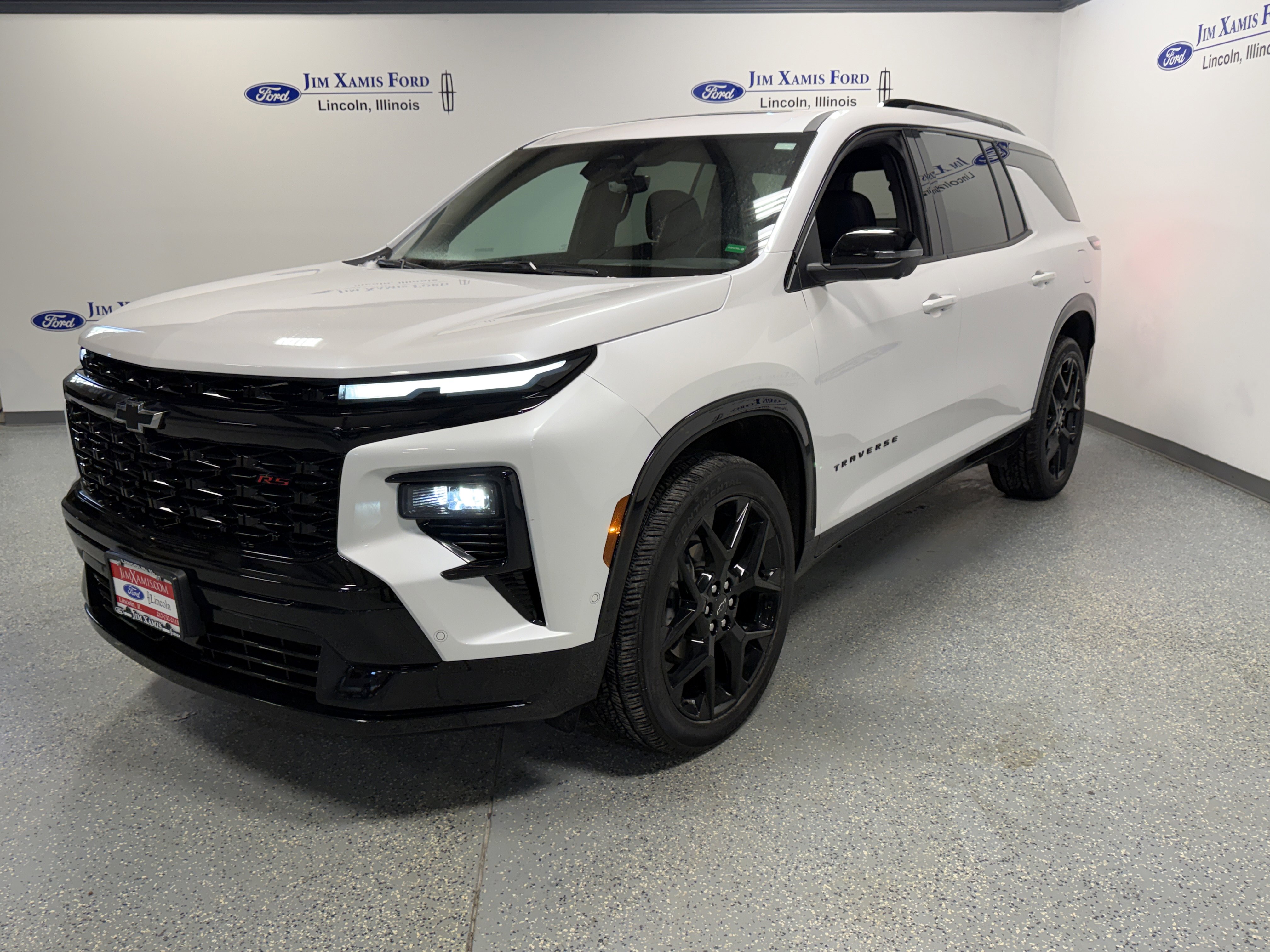 Used 2024 Chevrolet Traverse RS image 3
