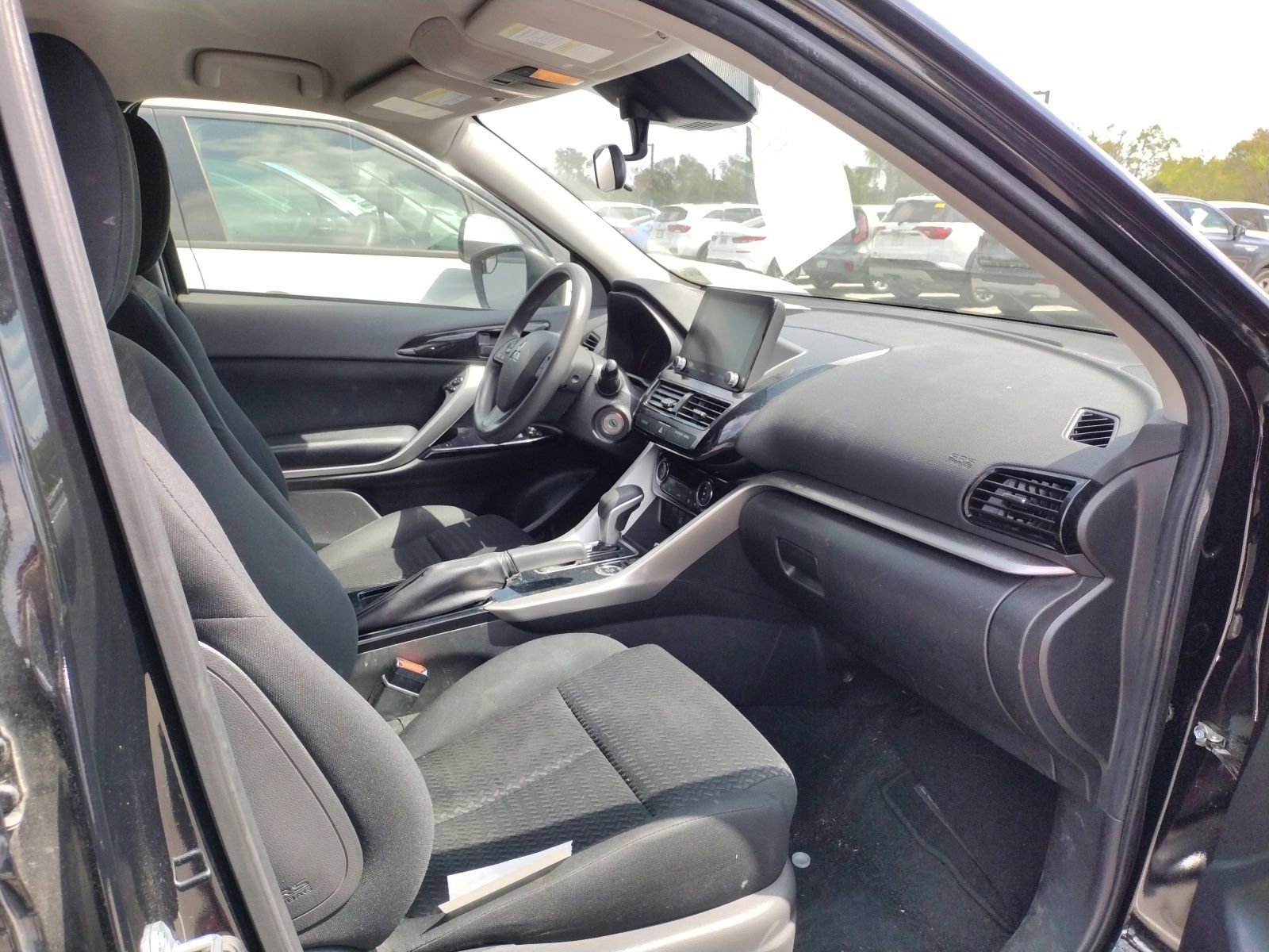 Used 2022 Mitsubishi Eclipse Cross LE image 4