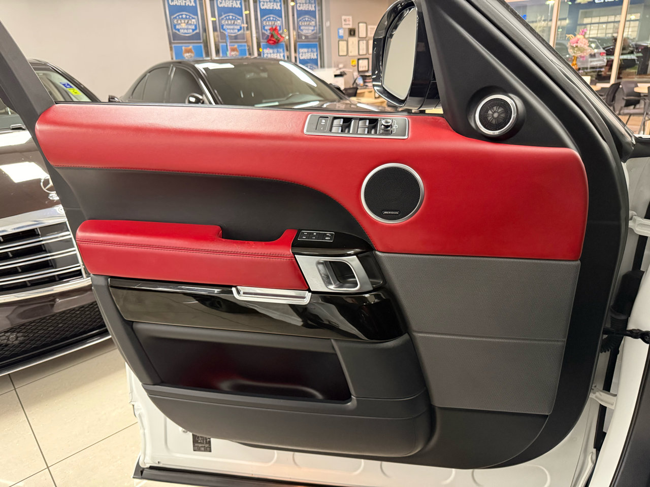 Used 2017 Land Rover Range Rover Sport Autobiography image 10