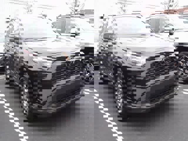 Used 2024 Toyota RAV4 XLE image 3