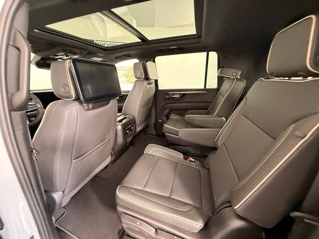 New 2026 Chevrolet Suburban Premier AWD/4WD image 19