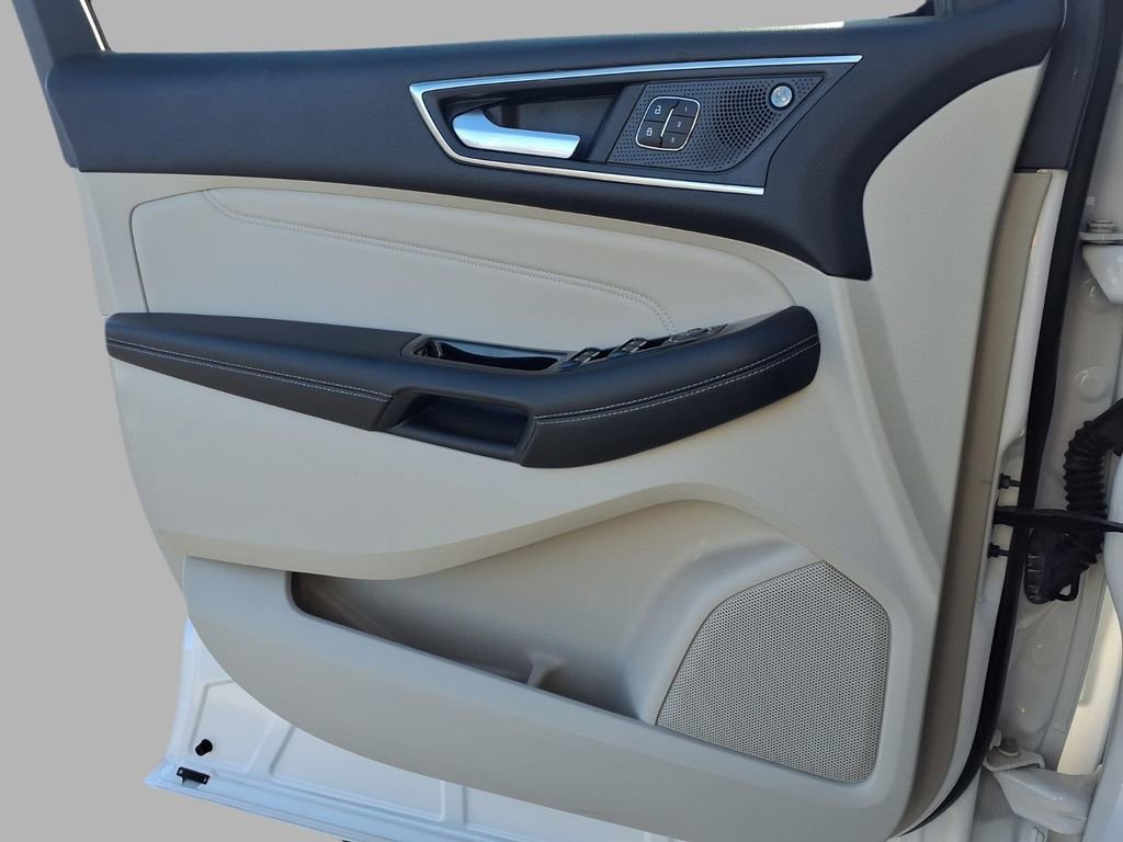 Used 2019 Ford Edge Titanium w/ Equipment Group 301A image 17