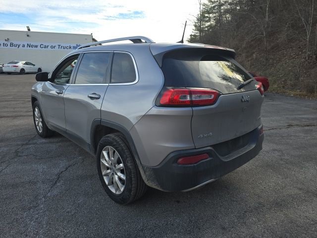 Used 2017 Jeep Cherokee Limited image 3