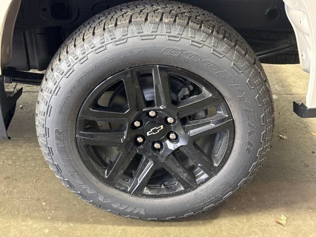 New 2026 Chevrolet Silverado 1500 Custom w/ Turbomax Blackout Package AWD/4WD image 7