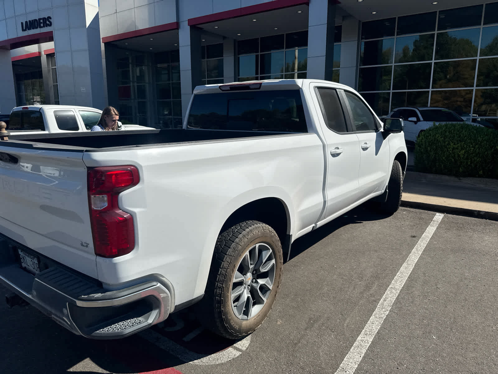 Used 2025 Chevrolet Silverado 1500 LT AWD/4WD image 3