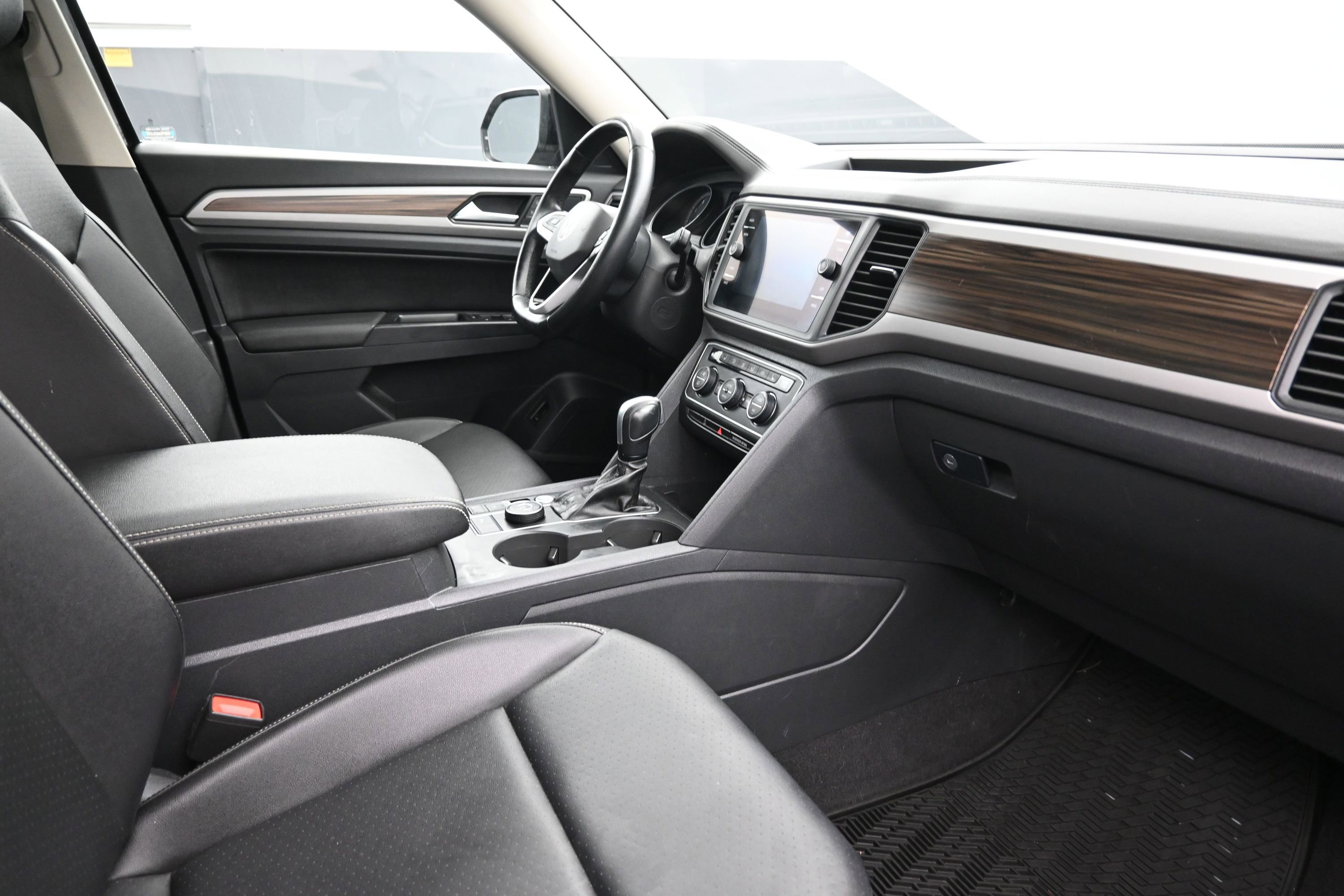 Used 2021 Volkswagen Atlas SE w/ Panoramic Sunroof Package AWD/4WD image 27