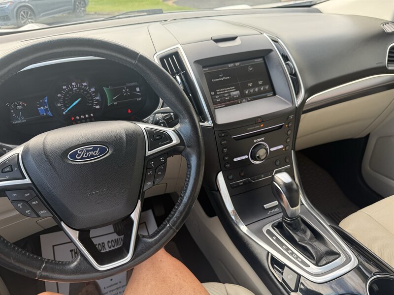 Used 2015 Ford Edge Titanium w/ Equipment Group 301A FWD image 17