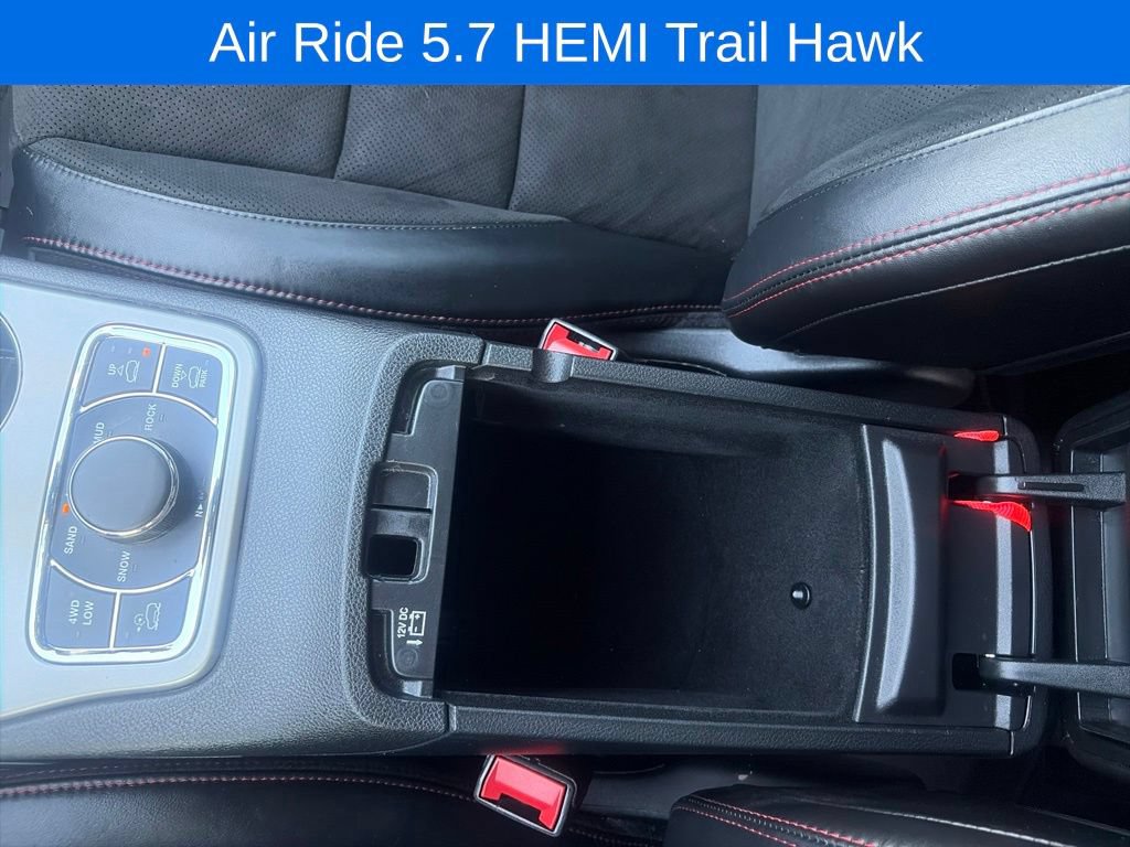 Used 2021 Jeep Grand Cherokee Trailhawk w/ Premium Lighting Group AWD/4WD image 41