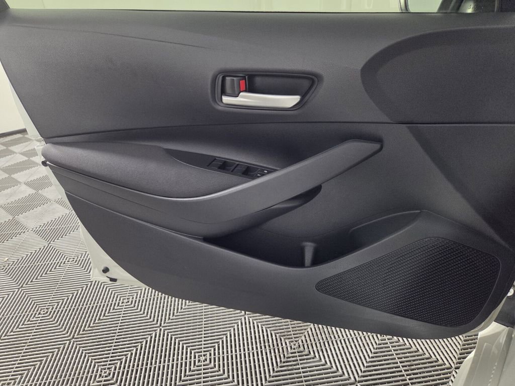 Used 2020 Toyota Corolla LE FWD image 20
