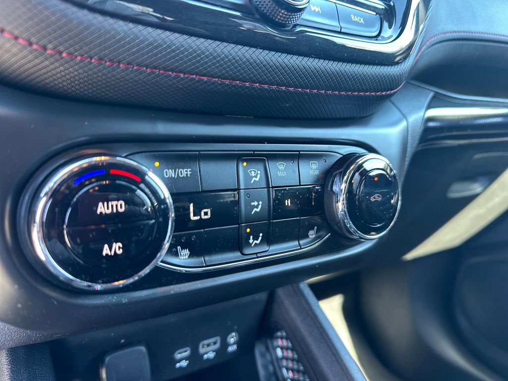 Used 2023 Chevrolet TrailBlazer RS w/ Convenience Package AWD/4WD image 11