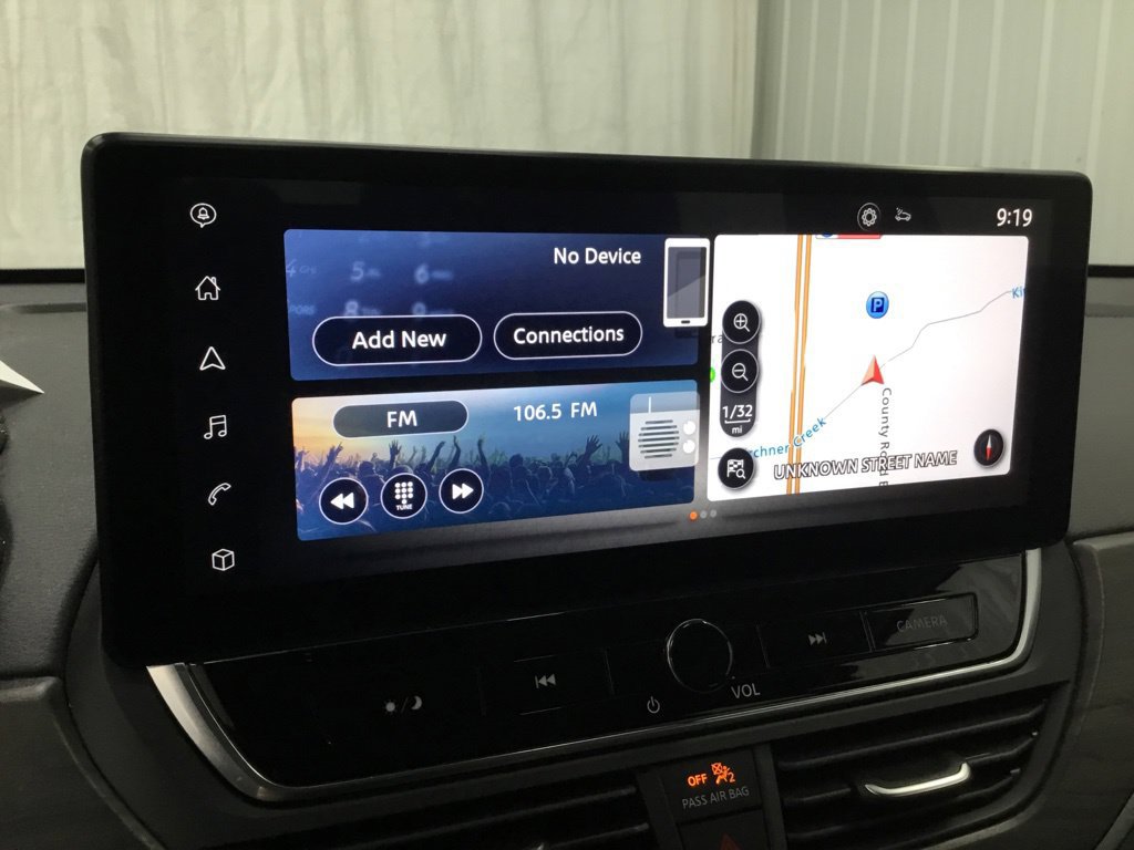Used 2024 Nissan Altima 2.5 SV w/ SV Premium Package FWD image 16