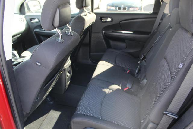 Used 2016 Dodge Journey SE w/ Flexible Seating Group image 12