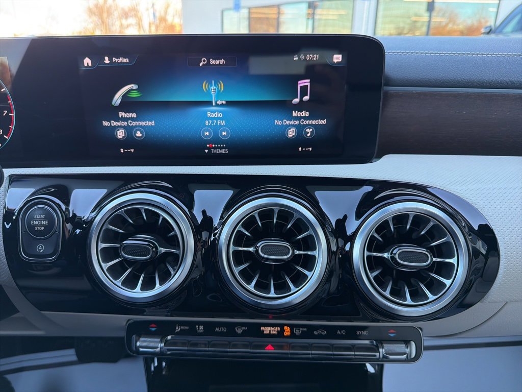 Used 2023 Mercedes-Benz CLA 250 4MATIC w/ Premium Package image 32