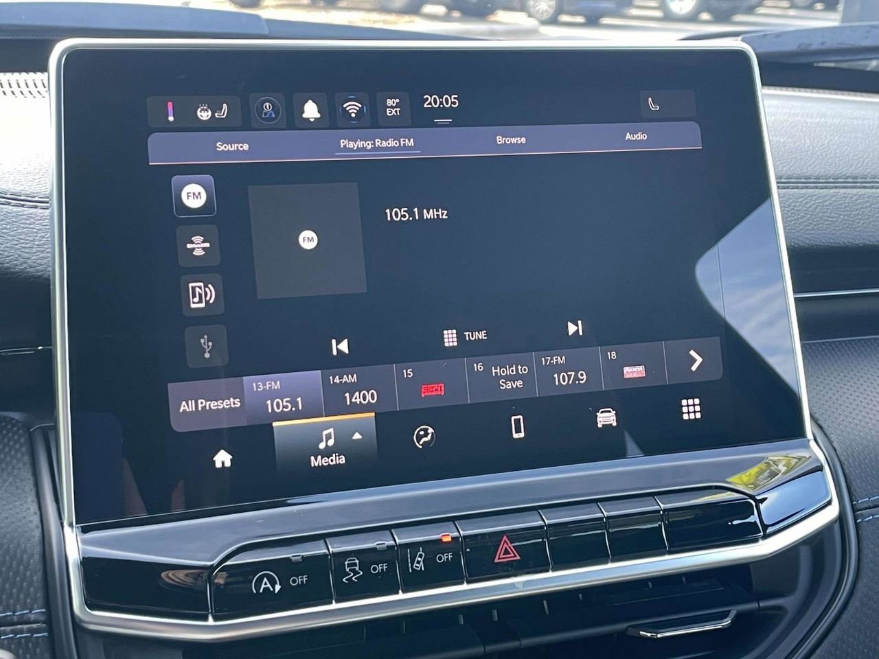 New 2026 Jeep Compass Latitude image 17