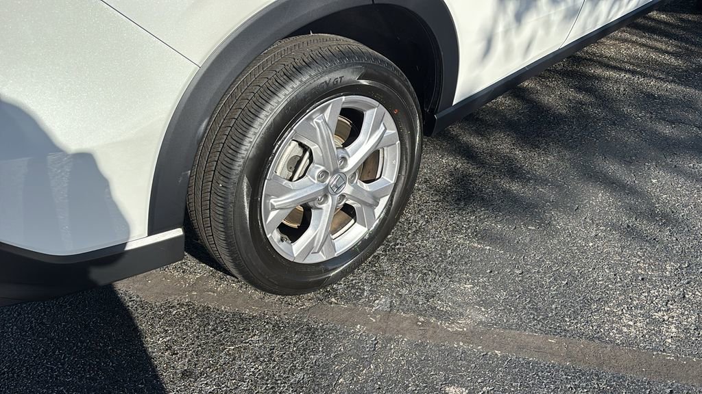 Certified 2025 Honda HR-V LX image 8